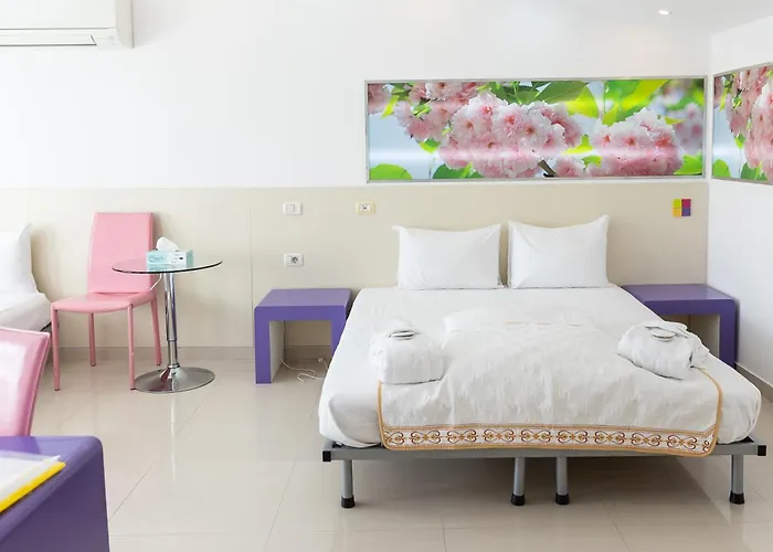Hotel Christina Plus